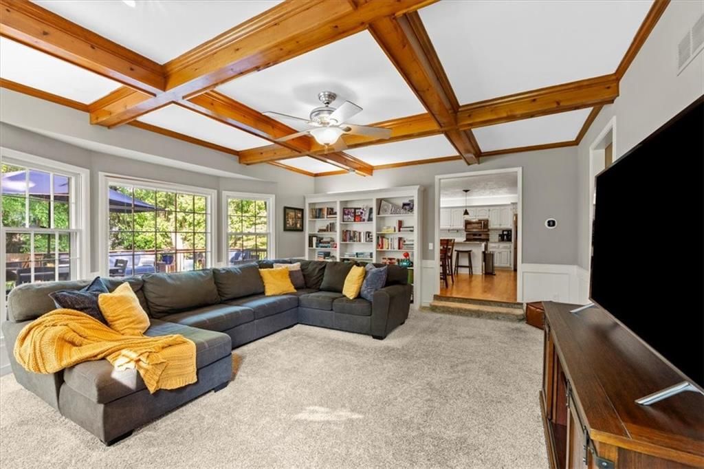 8405 Hall Street — photo 15
