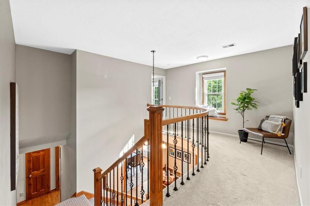 8405 Hall Street — photo 24