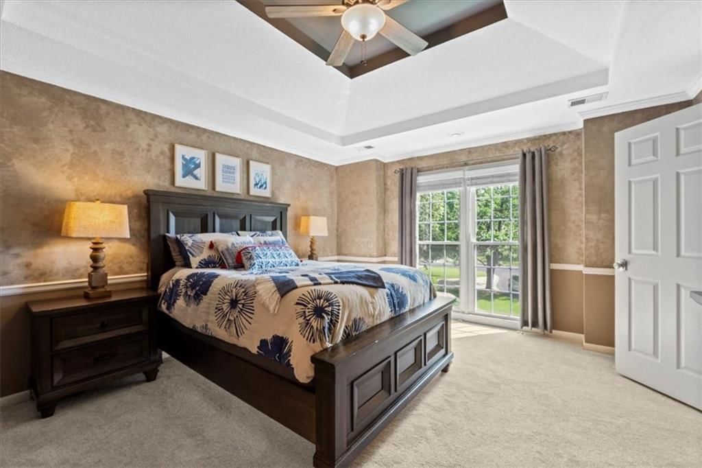 8405 Hall Street — photo 25