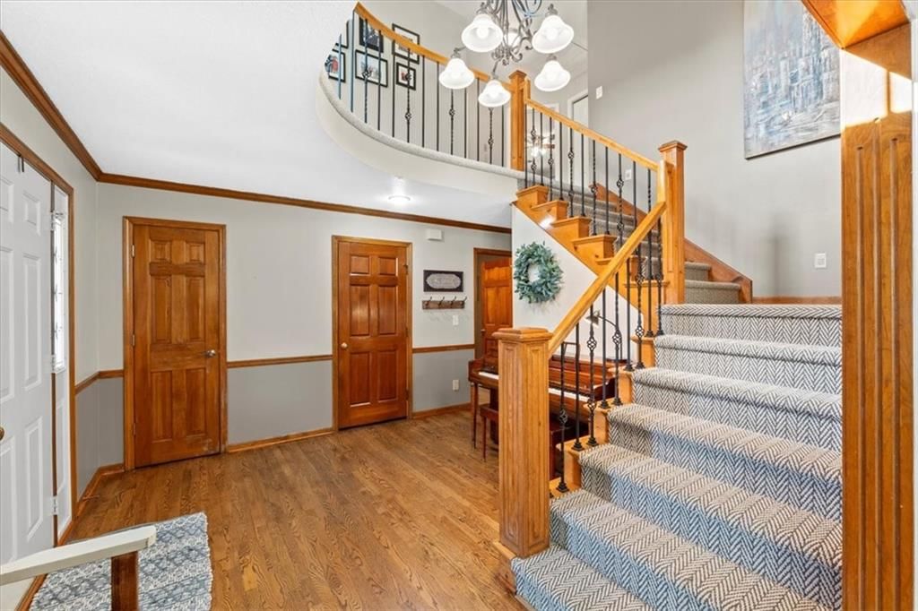 8405 Hall Street — photo 10
