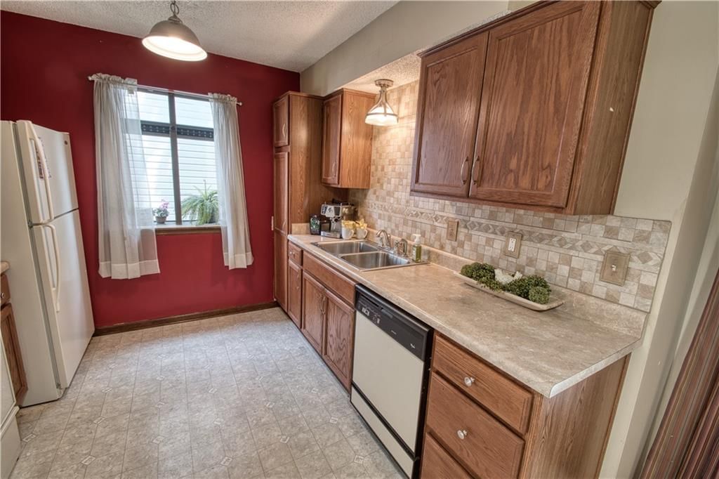 16312 W 126th Terrace — photo 7