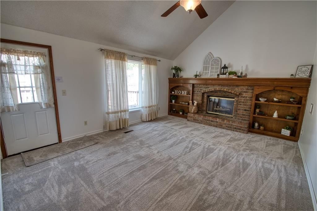 16312 W 126th Terrace — photo 10