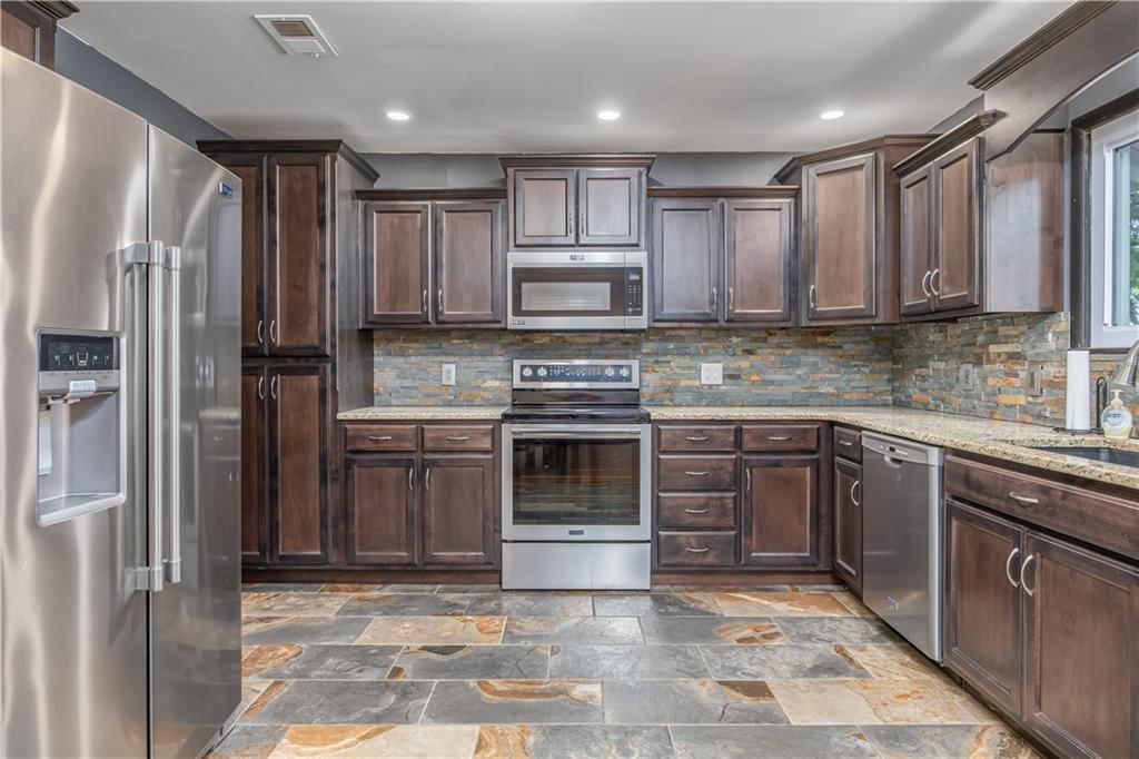 3931 Main Street — photo 12