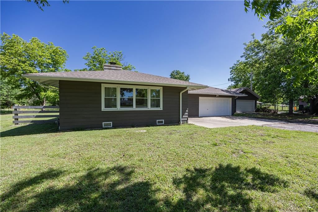 3931 Main Street — photo 63