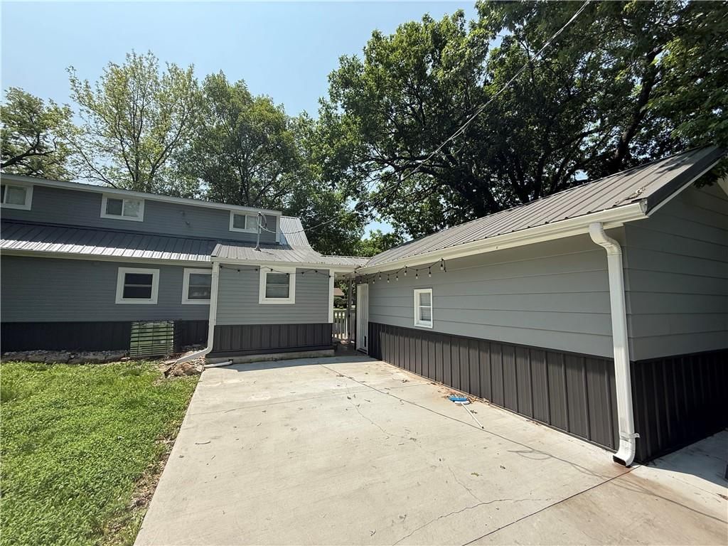 404 Lincoln Street — photo 25