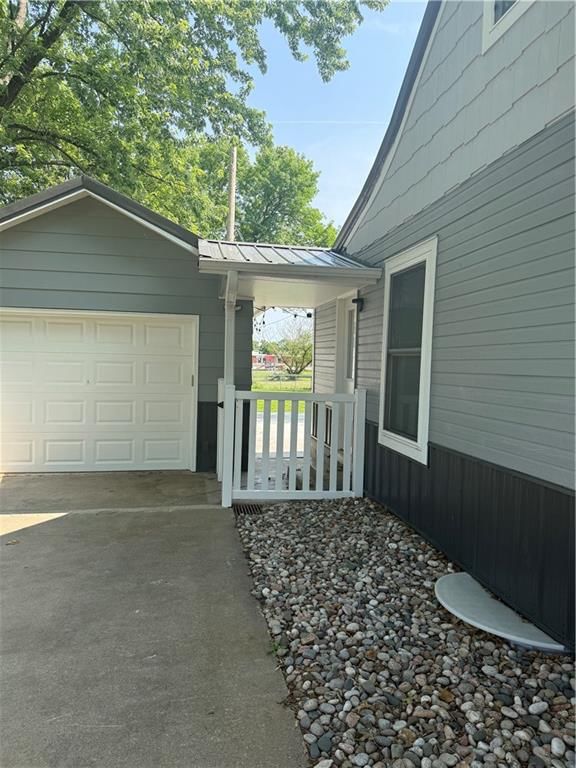 404 Lincoln Street — photo 29