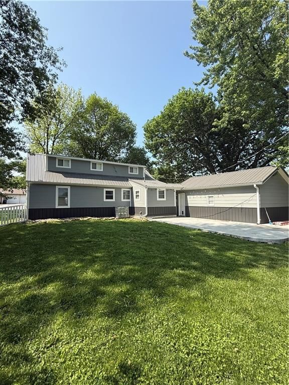 404 Lincoln Street — photo 30