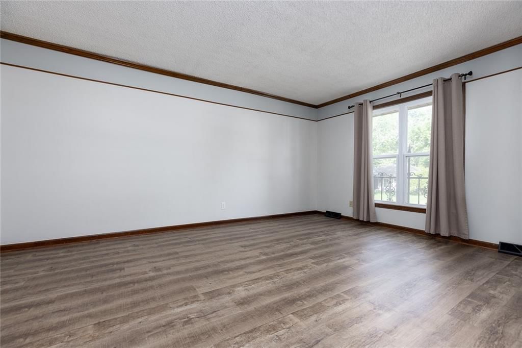 7207 N Woodland Avenue — photo 5