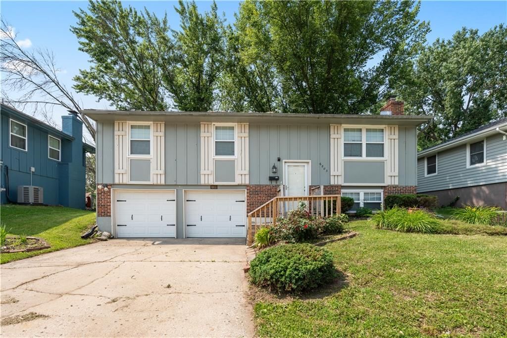 6803 E 140th Terrace, Grandview, MO