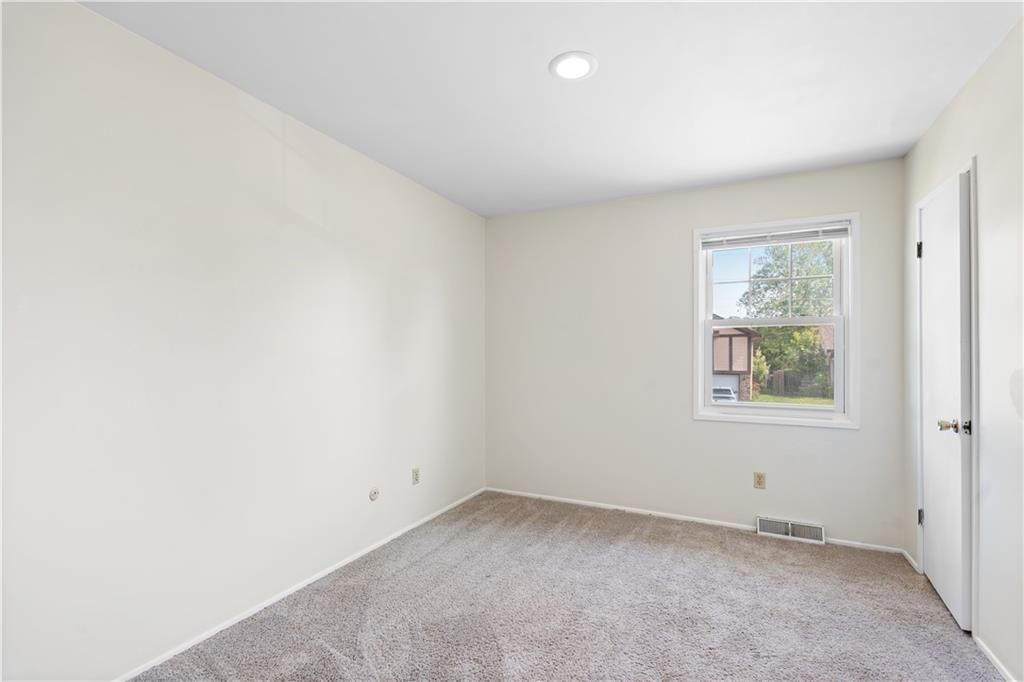 6803 E 140th Terrace — photo 16