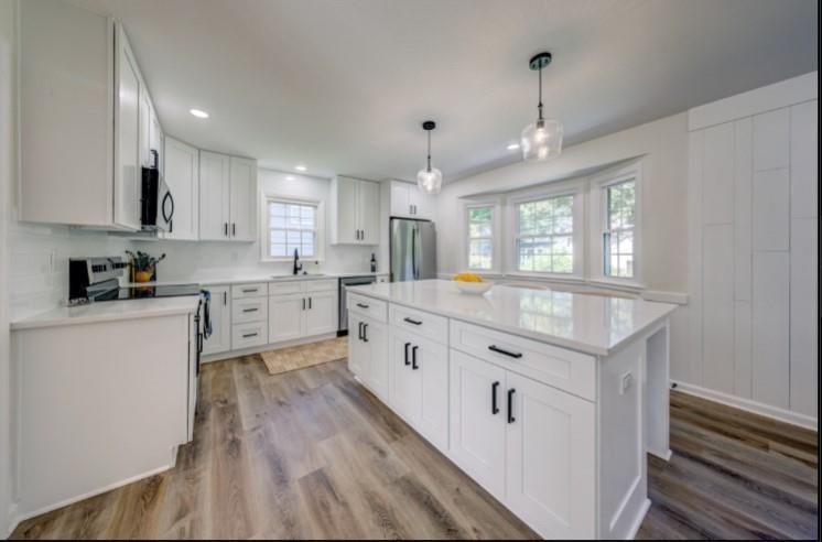10409 Russell Street — photo 10