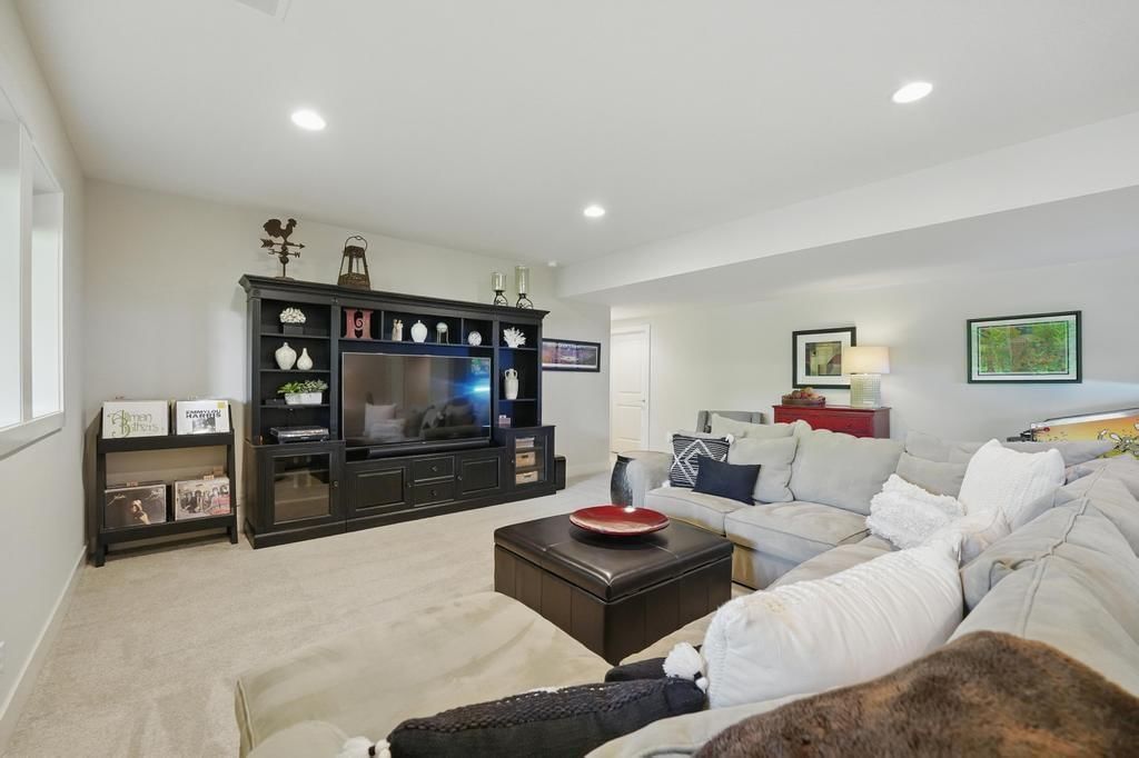16005 Melrose Street — photo 51