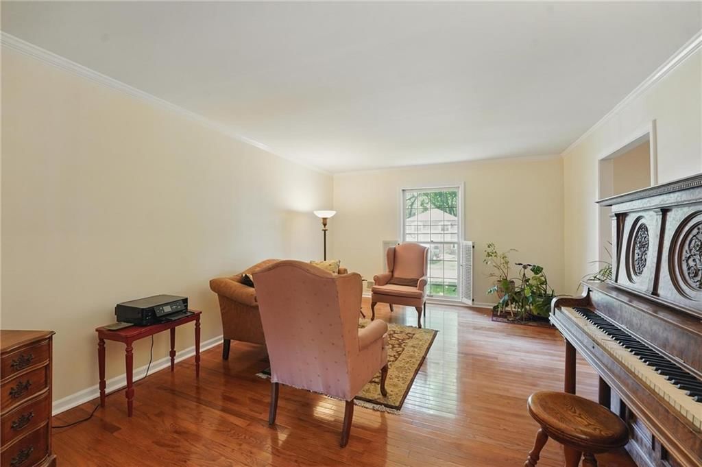 7908 Rosehill Road — photo 17