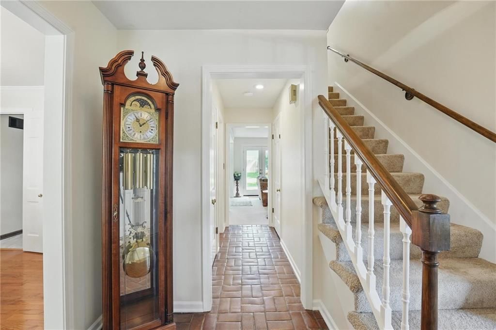 7908 Rosehill Road — photo 3
