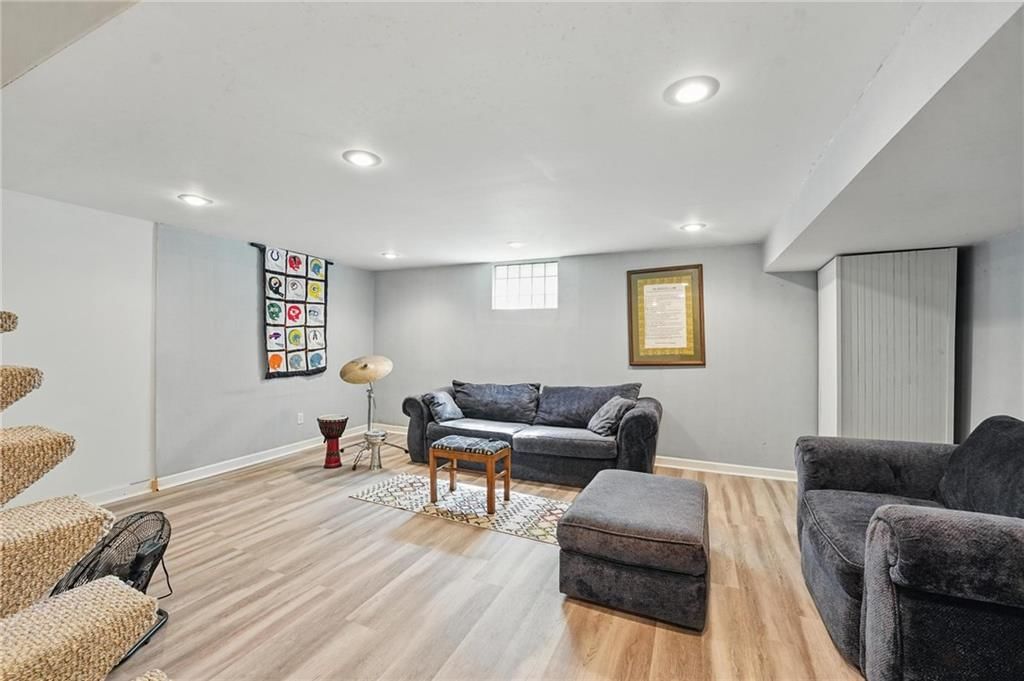 7908 Rosehill Road — photo 33