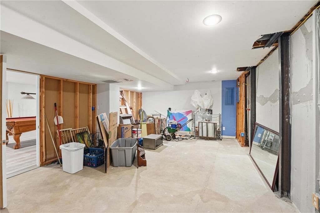 7908 Rosehill Road — photo 34