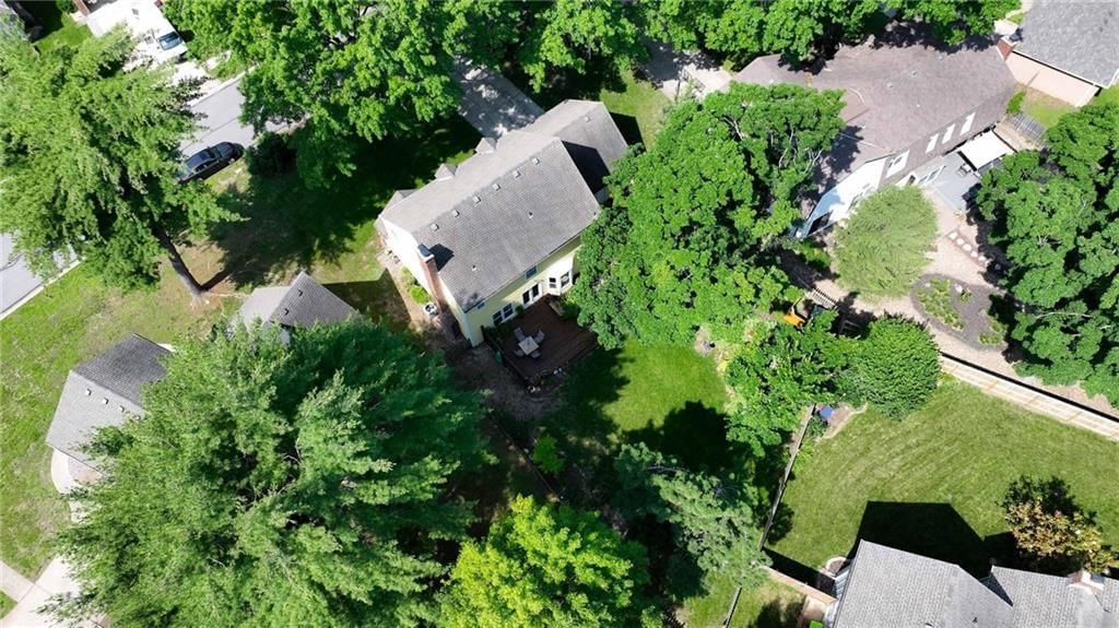 7908 Rosehill Road — photo 42