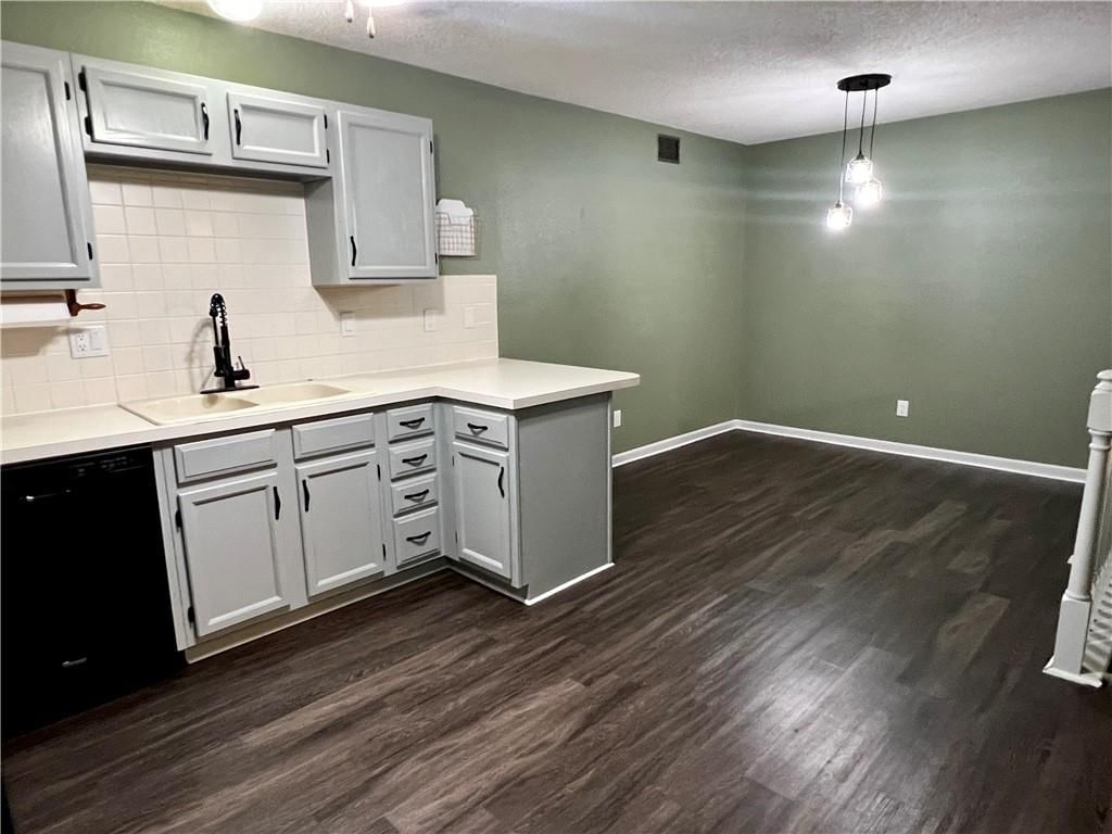 1873 Chickadee Drive — photo 9