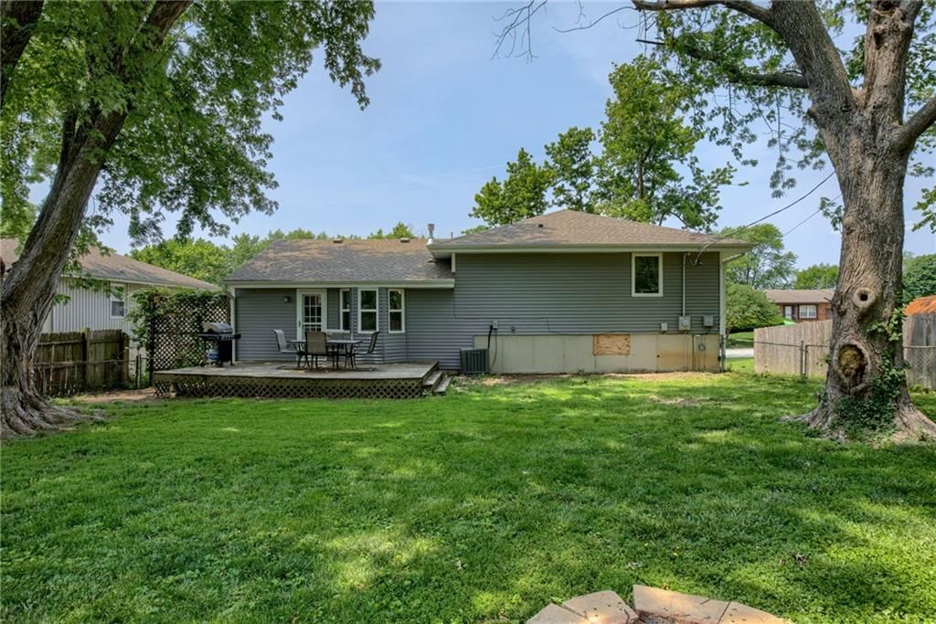 5829 N Denver Avenue — photo 23