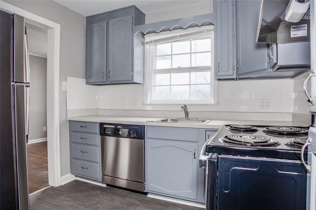 3823 S Sterling Avenue — photo 5
