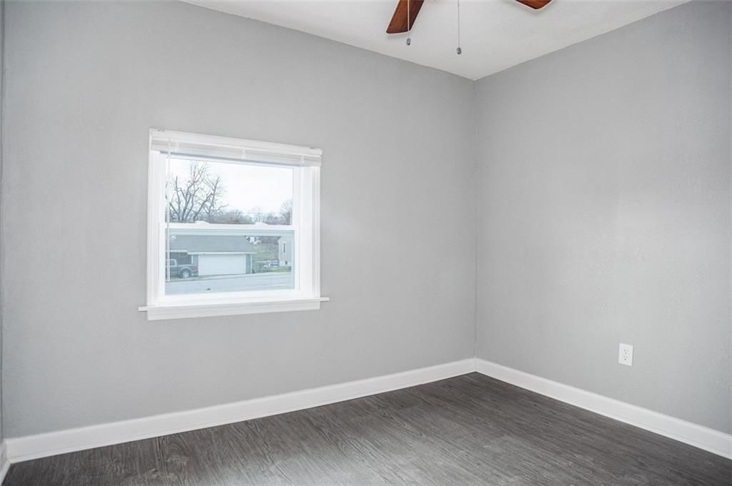 3823 S Sterling Avenue — photo 6