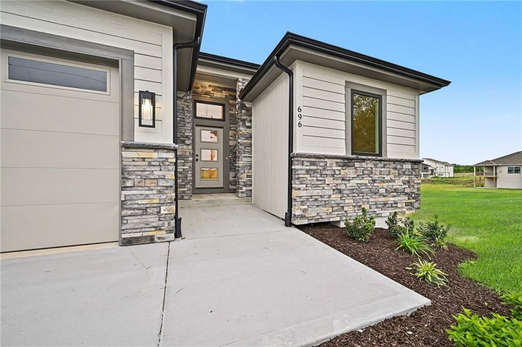 696 Salem Road — photo 4