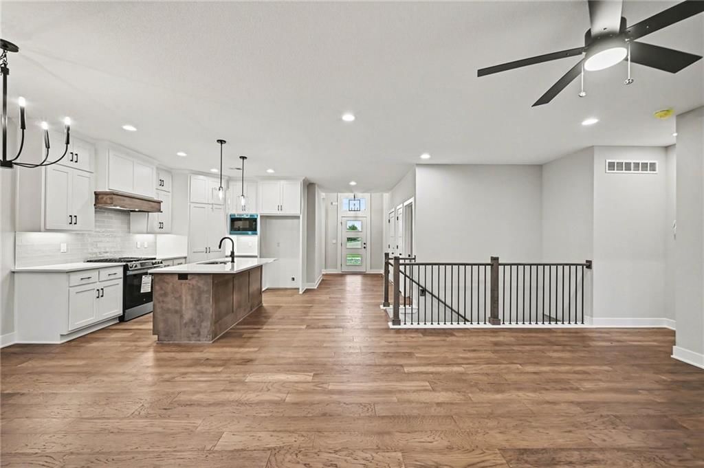 696 Salem Road — photo 10