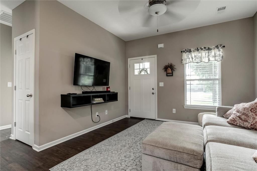 128 S Poplar Street — photo 7
