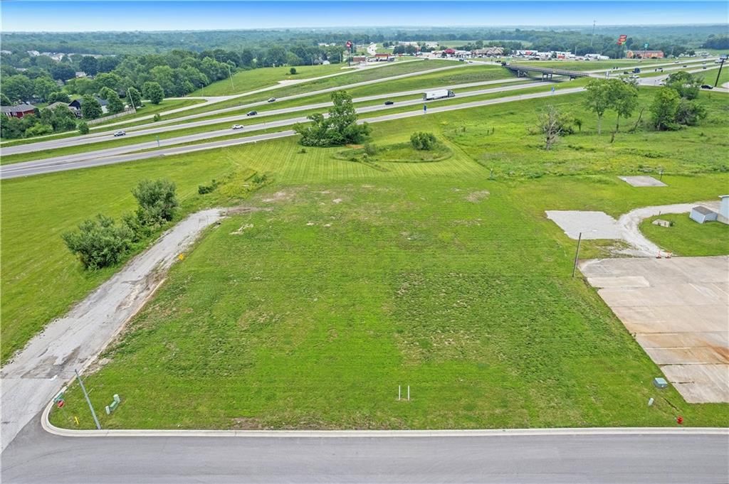 600 Schug Avenue, Peculiar, MO