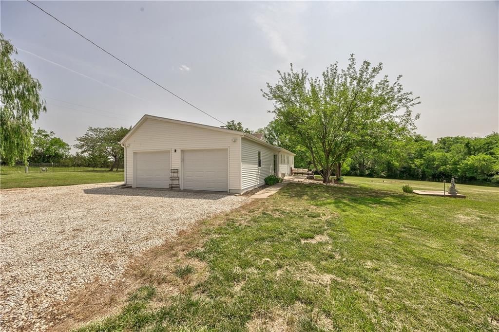 24853 Linwood Road — photo 32