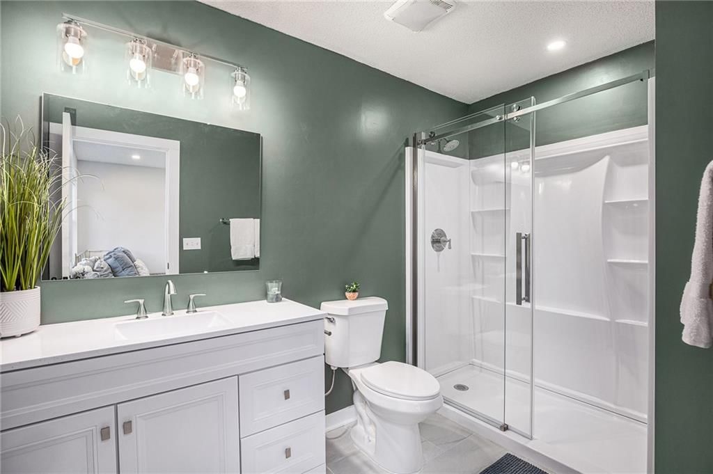624 S Locust Street — photo 14