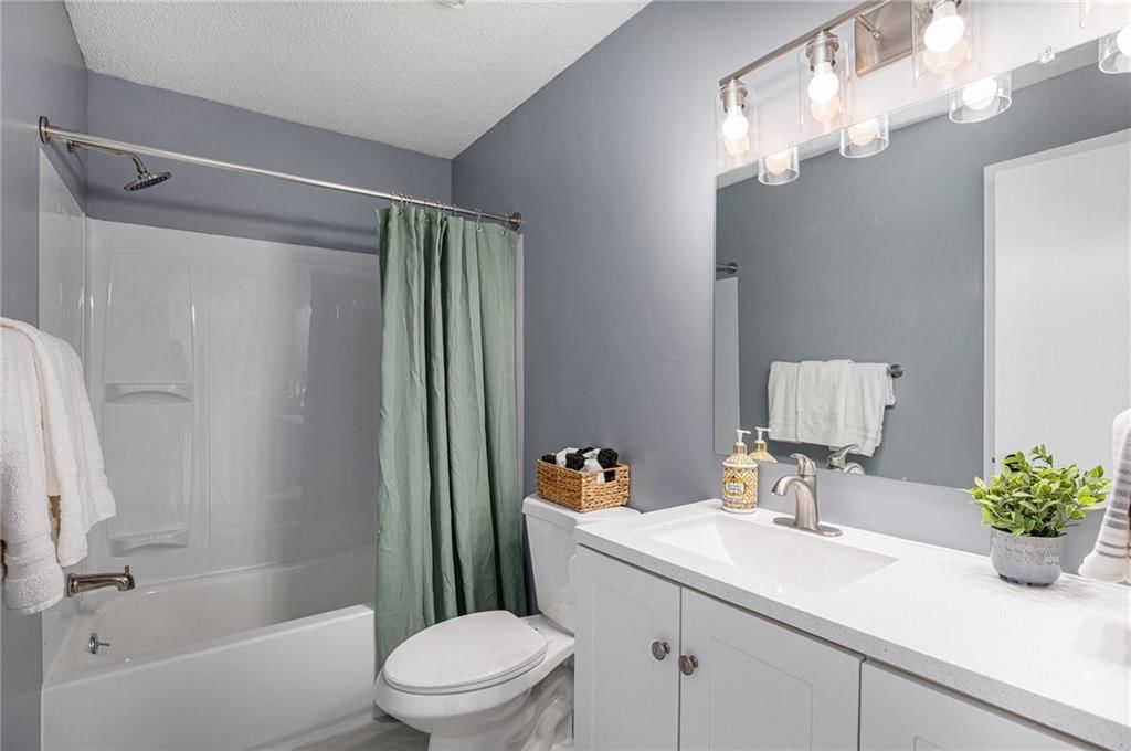 624 S Locust Street — photo 17