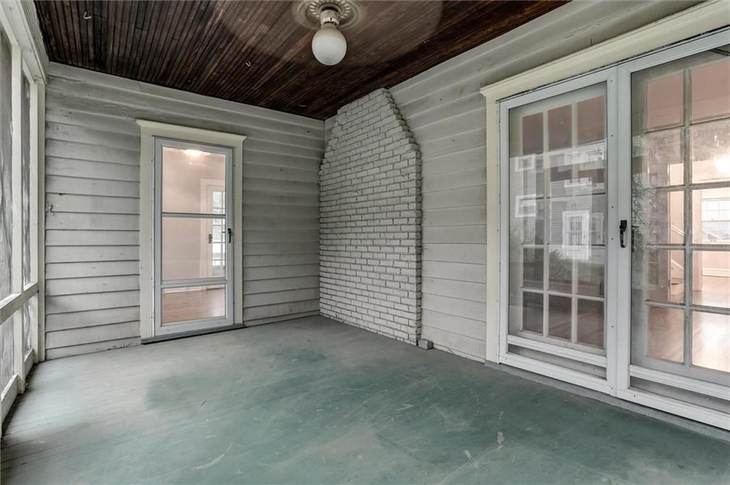 108 SW Madison Street — photo 30