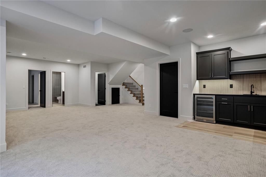 7124 Cedar Street — photo 32