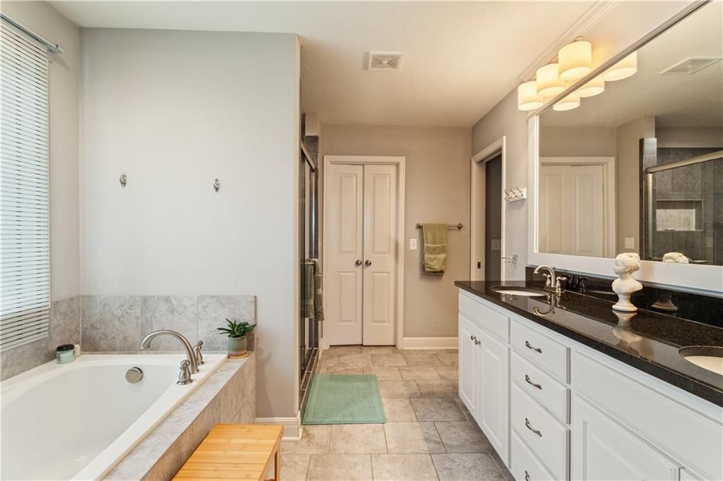 908 SE Amber Court — photo 18