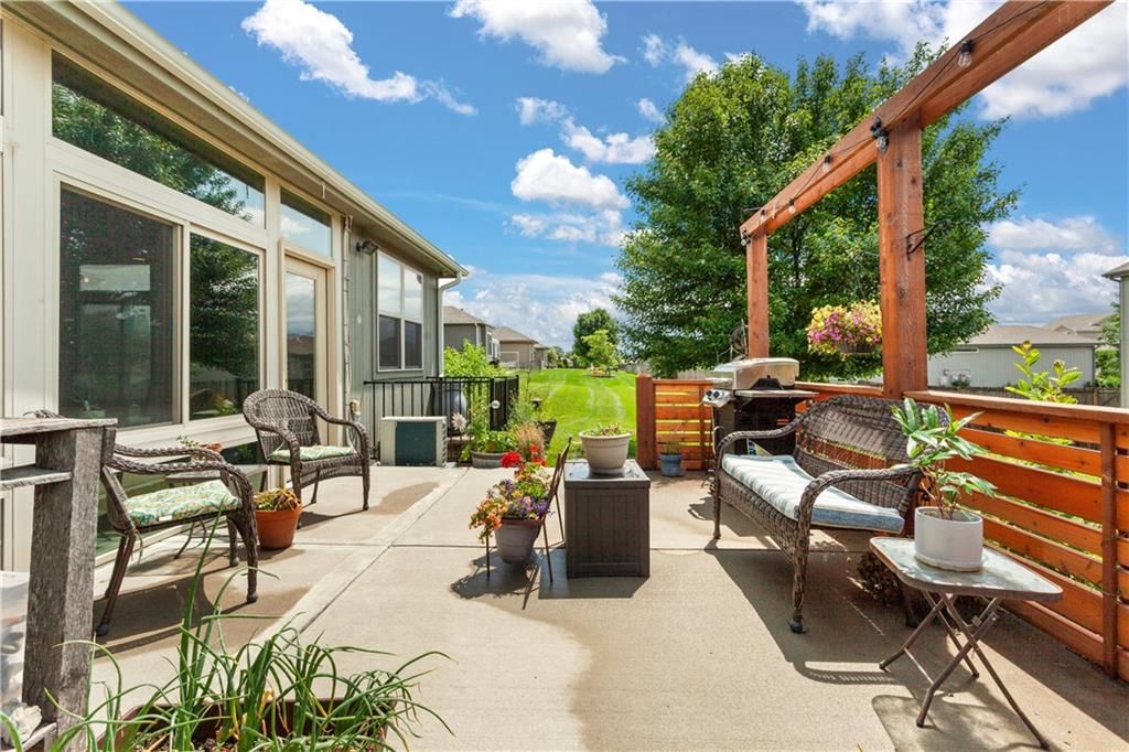 908 SE Amber Court — photo 32