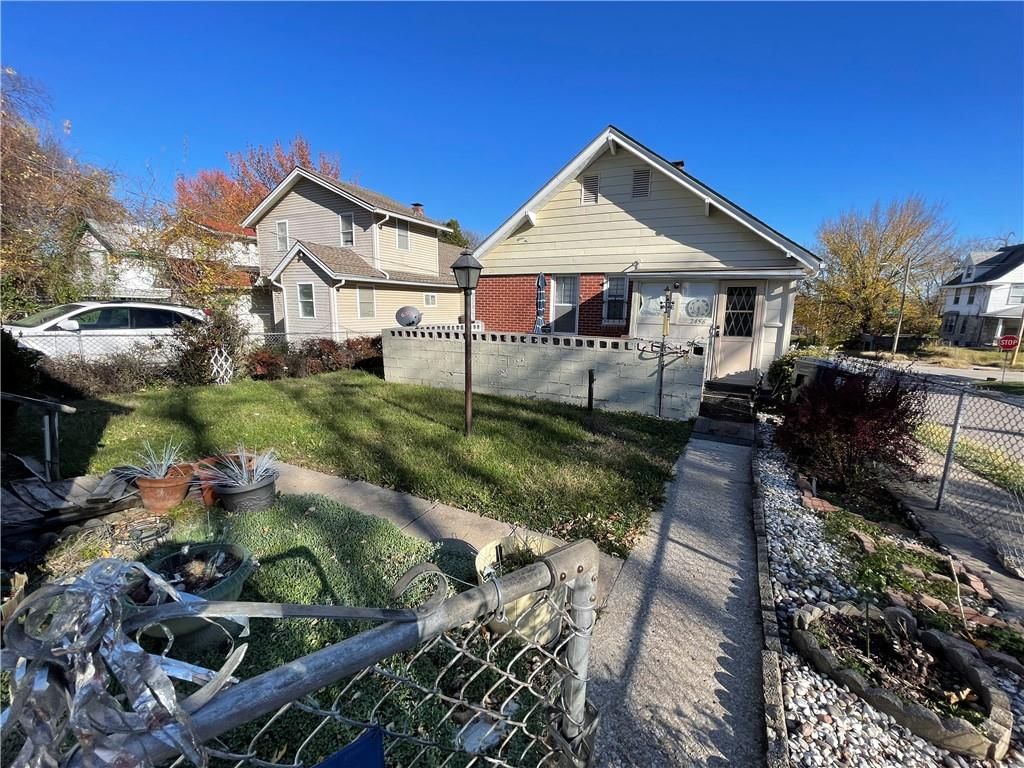 2456 Spruce Avenue — photo 20