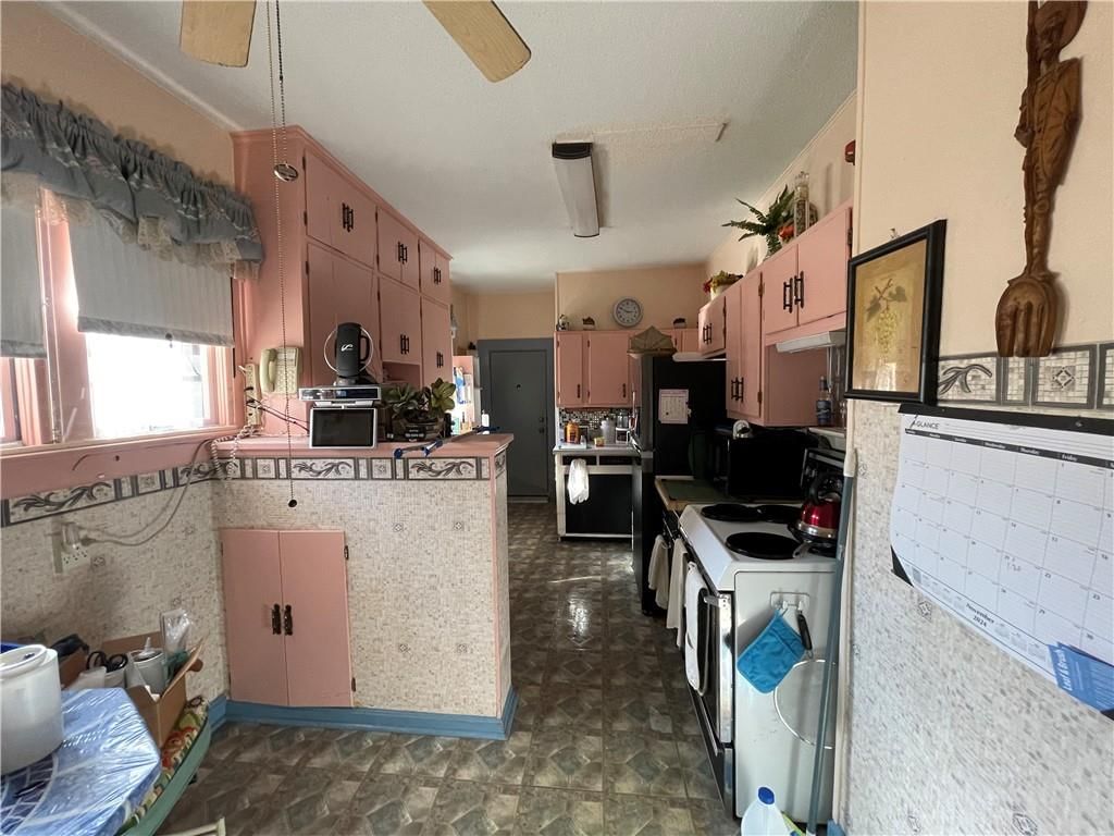 2456 Spruce Avenue — photo 9