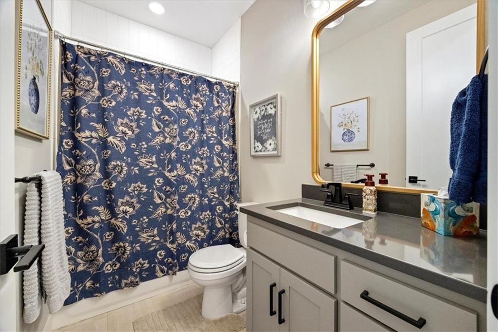 2328 NE Colonnade Avenue — photo 32