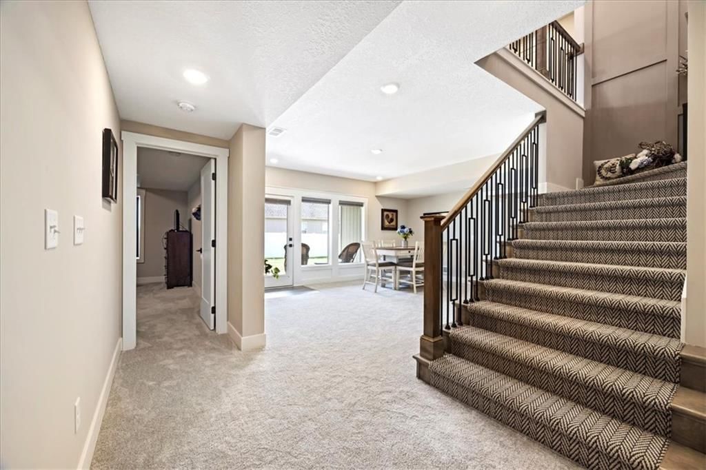 2328 NE Colonnade Avenue — photo 38