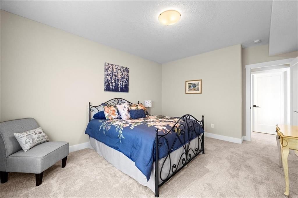 2328 NE Colonnade Avenue — photo 46