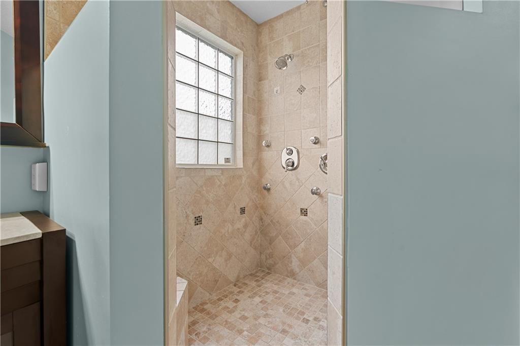 524 Bradford Court — photo 16