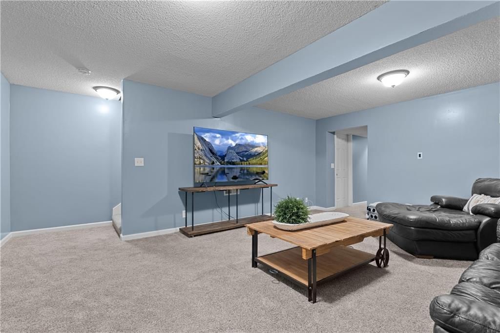 524 Bradford Court — photo 28