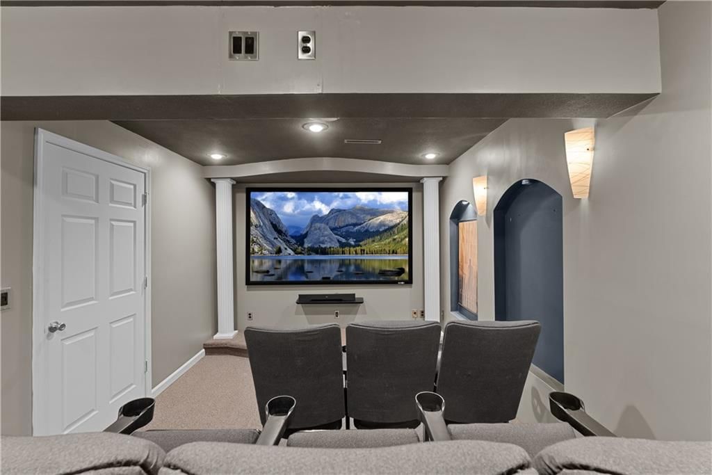 524 Bradford Court — photo 32