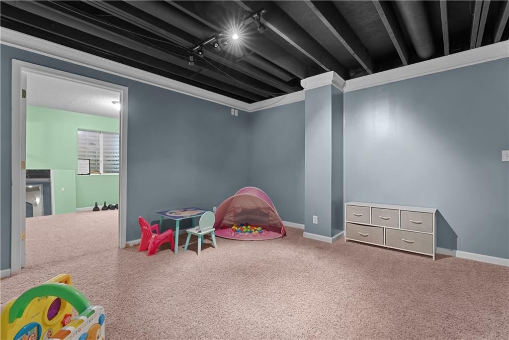 524 Bradford Court — photo 33