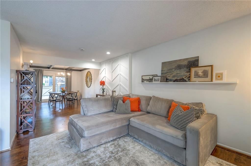 8065 Monrovia Street — photo 10
