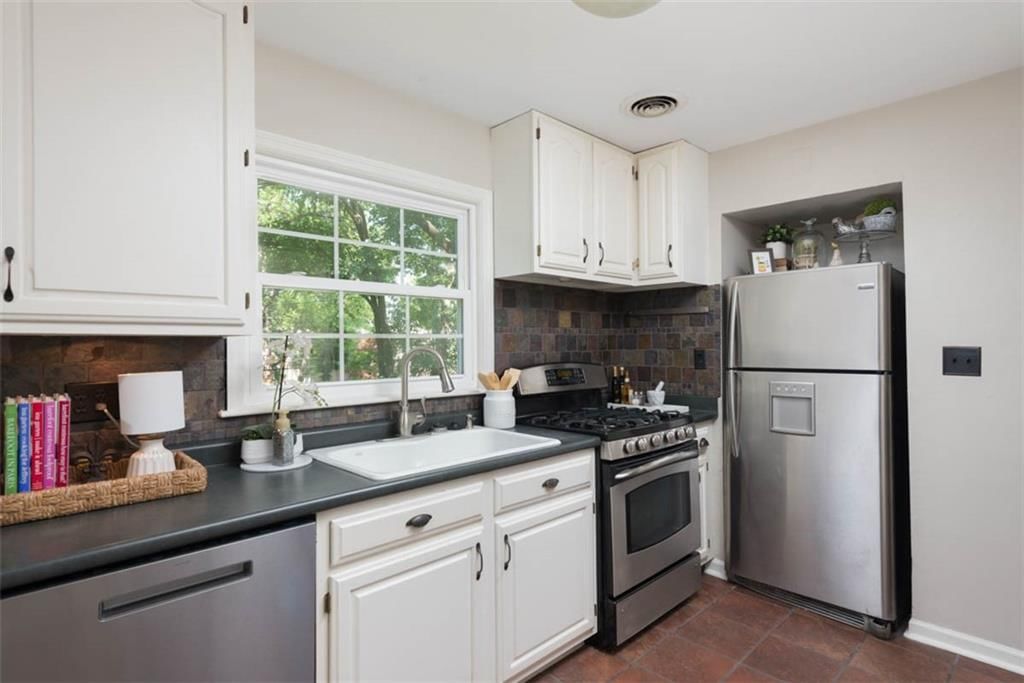 7516 Juniper Street — photo 17
