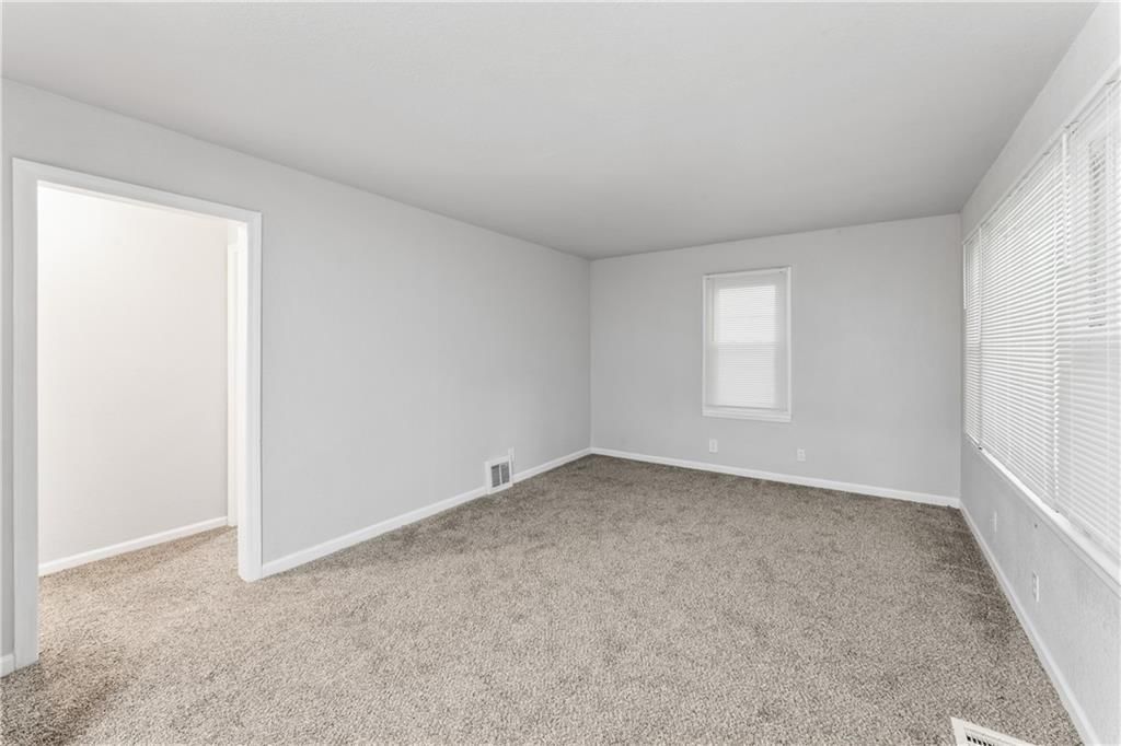 3112 S Claremont Avenue — photo 4