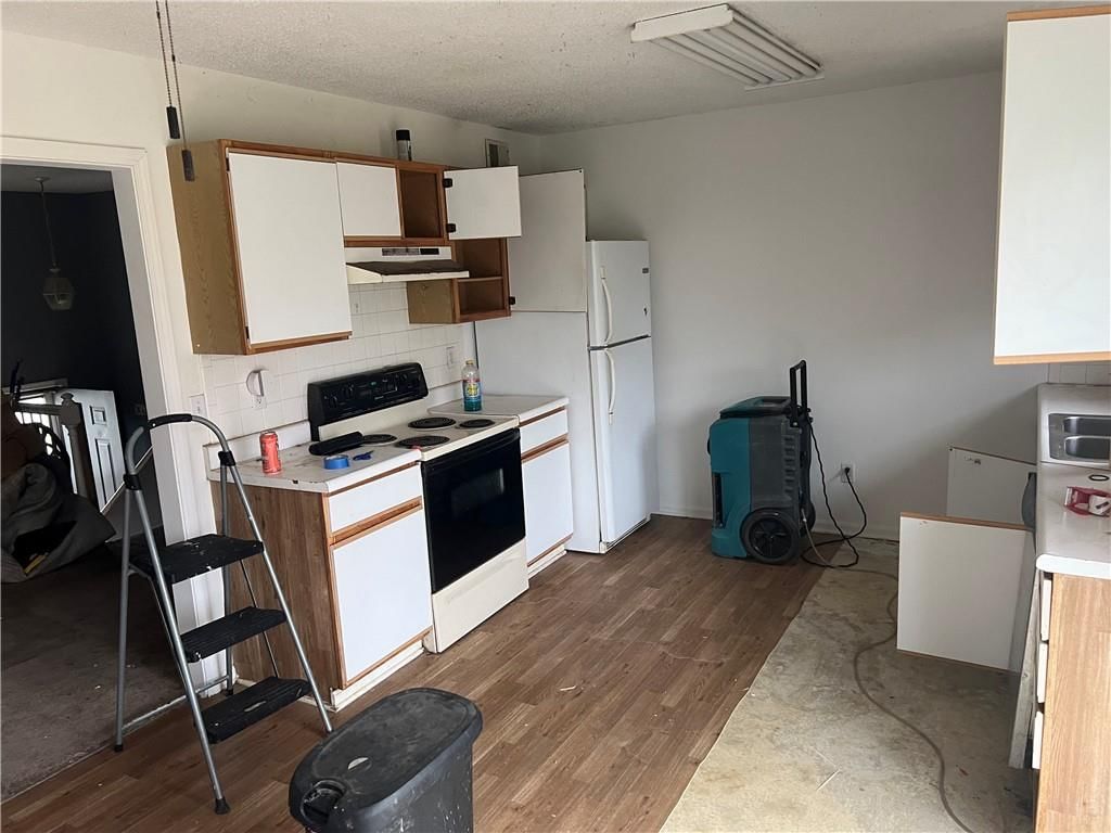 1827 W Gates Drive — photo 4