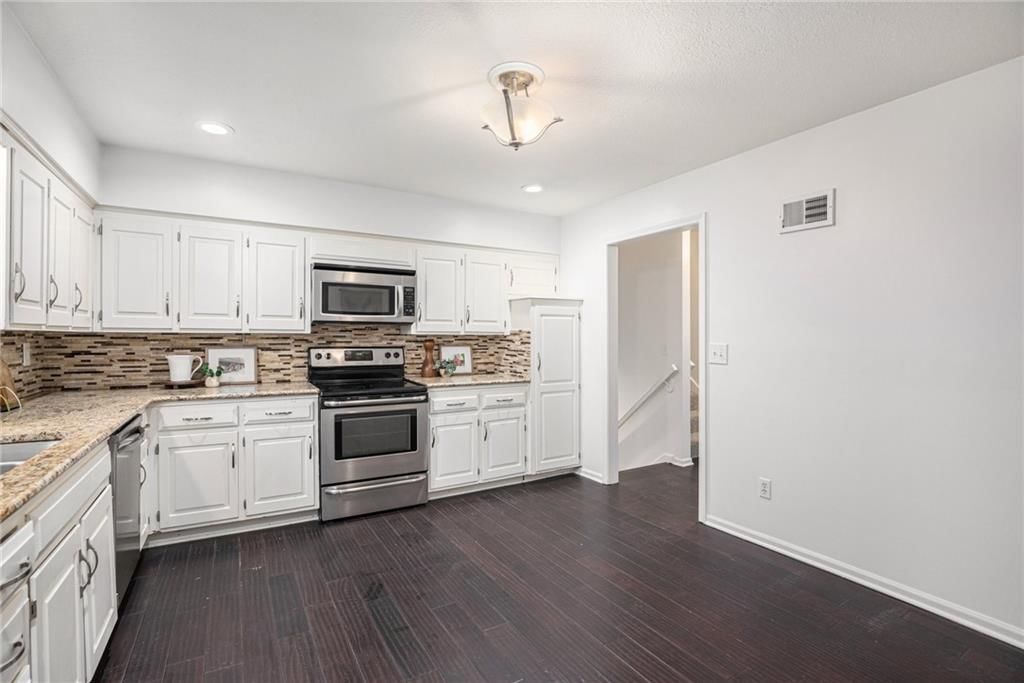 14501 Wilshire Circle — photo 15